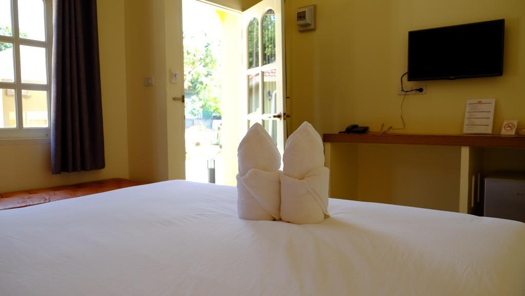 Wangpla Villa Resort Накхонсаван Номер фото