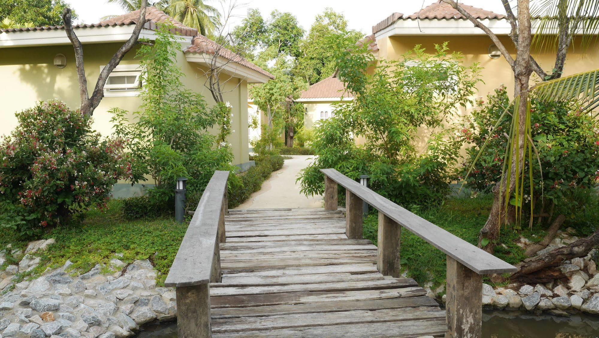 Wangpla Villa Resort Накхонсаван Екстер'єр фото